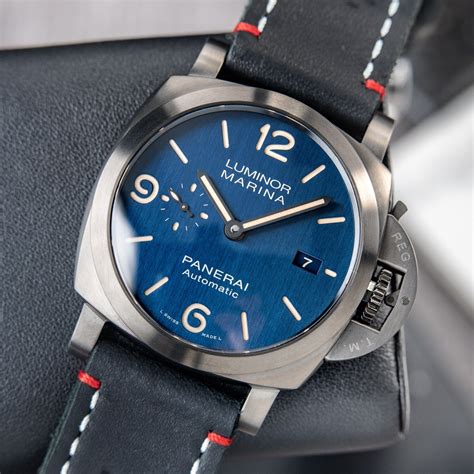 panerai luminor dial review.